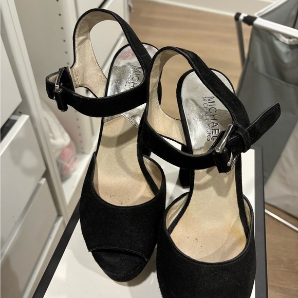 Michael Kors heels - Picture 3 of 5